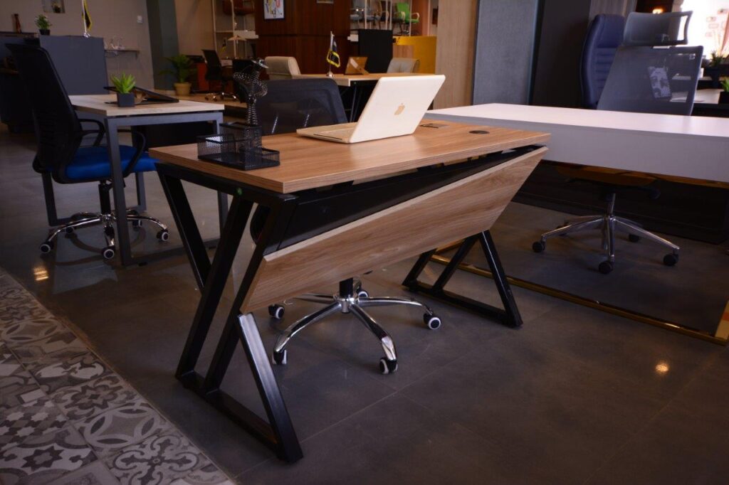 Task Desk EM710 - TV Sales & Home